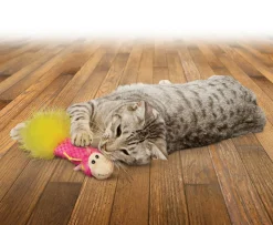 Kong Speeltje Cat Pillows Critter - Kattenspeelgoed - 19x8x3 cm Assorti