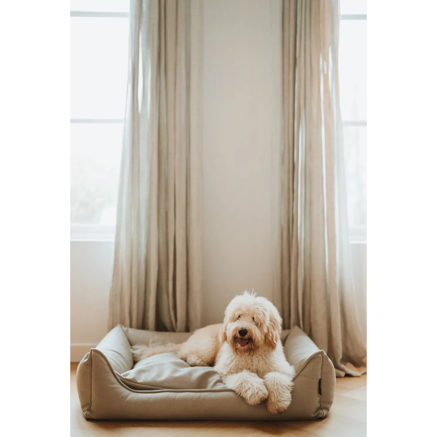 Maxxnobel Ultra Orthopedische Sofa Lederlook Beige - Hondenbank