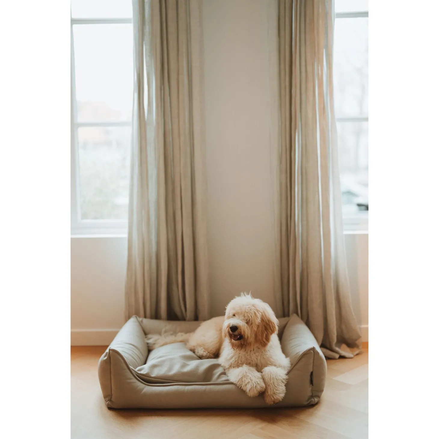 Maxxnobel Ultra Orthopedische Sofa Lederlook Beige - Hondenbank